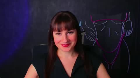 Caroline online show from December 2024 12:49:01 PM