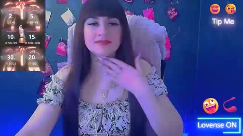 Snapshot of karolina_mia chatting on April 2026 06:27:01 AM Caroline online show from April 2026 06:27:01 AM
