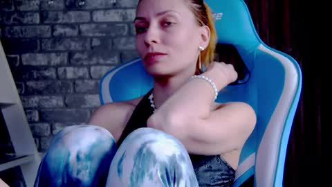 Snapshot of karoline121 chatting on February 2025 02:25:02 PM karoline121 online show from February 2025 02:25:02 PM