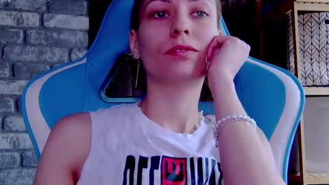 Snapshot of karoline121 chatting on March 2025 08:23:02 AM karoline121 online show from March 2025 08:23:02 AM