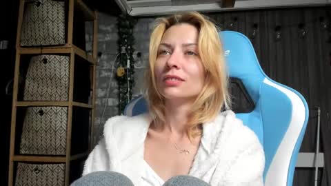 Snapshot of karoline121 chatting on September 2025 03:11:01 AM karoline121 online show from September 2025 03:11:01 AM