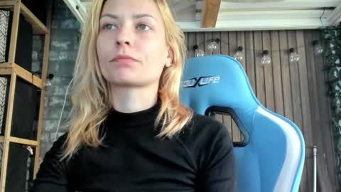 Snapshot of karoline121 chatting on September 2025 06:40:01 AM karoline121 online show from September 2025 06:40:01 AM