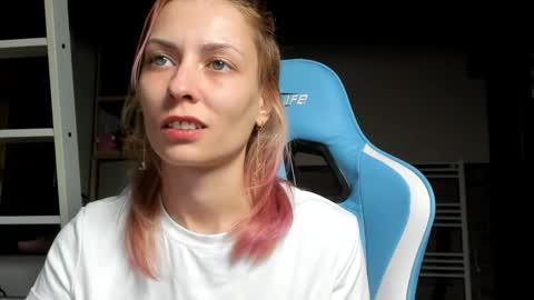 karoline121 online show from October 2025 08:57:01 PM