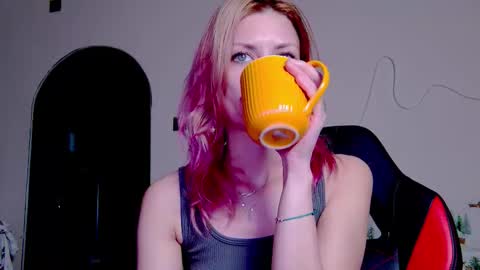 karoline121 online show from November 2025 10:53:02 PM