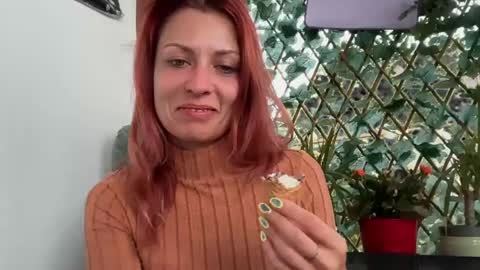 karoline121 online show from May 2026 04:25:02 PM