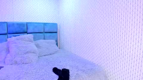 Snapshot of karoline_jones_ chatting on December 2024 12:33:01 AM Karoline online show from December 2024 12:33:01 AM