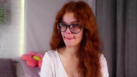 Snapshot of karolinerush chatting on May 2026 01:18:02 PM lina online show from May 2026 01:18:02 PM