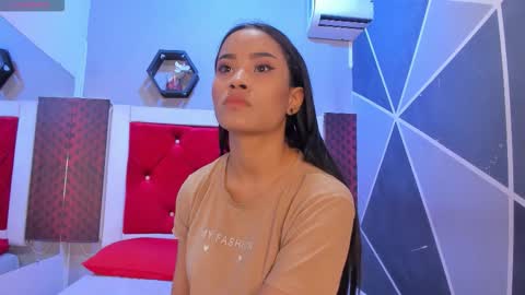 Karol online show from November 2025 12:05:02 PM