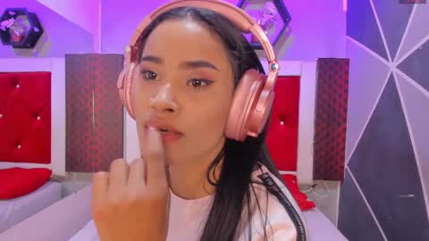 Karol online show from December 2025 12:03:02 PM