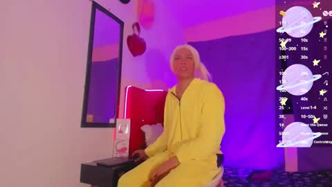 Snapshot of karoll_scoott chatting on November 2025 11:34:02 AM karol online show from November 2025 11:34:02 AM