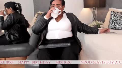 karolwest_ online show from February 2026 12:28:01 PM