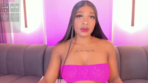Snapshot of karolwhite_ chatting on June 2026 04:28:01 AM Karol online show from June 2026 04:28:01 AM