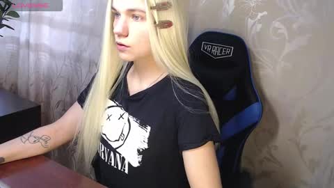 Snapshot of karolynafox chatting on March 2026 09:11:02 AM Caroline Fox online show from March 2026 09:11:02 AM