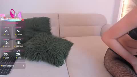 Snapshot of karriewatson chatting on November 2025 07:27:01 PM Greta Brown online show from November 2025 07:27:01 PM