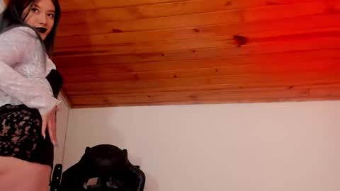 Snapshot of kat_apple chatting on October 2025 06:19:01 PM Alicia online show from October 2025 06:19:01 PM