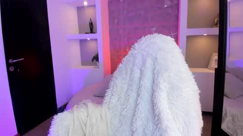 Snapshot of kat_blake chatting on December 2025 09:00:01 PM kat_blake online show from December 2025 09:00:01 PM