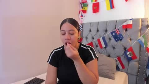 Snapshot of kataleya_monet chatting on July 2026 12:19:01 PM kataleya monet online show from July 2026 12:19:01 PM
