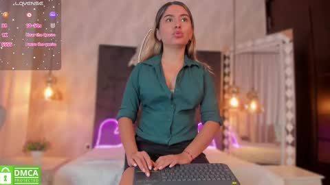 Snapshot of kataliina_18 chatting on February 2025 12:06:02 PM Kat online show from February 2025 12:06:02 PM