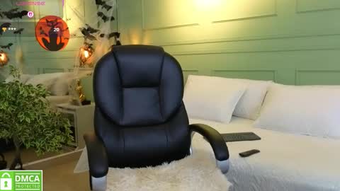 Snapshot of kataliina_18 chatting on October 2025 11:44:01 AM Kat online show from October 2025 11:44:01 AM