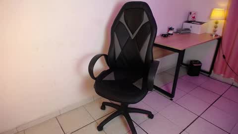       Katalina Miles      online show from February 2025 04:13:02 PM