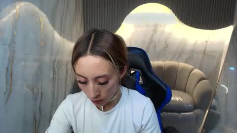 Katalina  online show from February 2026 03:15:01 AM