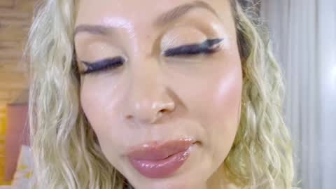 Snapshot of katalinahell chatting on February 2025 10:06:02 PM katalinahell online show from February 2025 10:06:02 PM