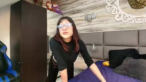   online show from April 2026 09:43:02 PM