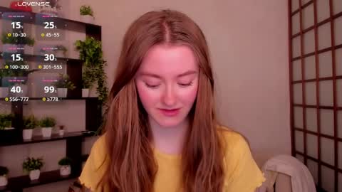 Snapshot of kate_cuddle chatting on April 2026 02:58:01 AM Kate online show from April 2026 02:58:01 AM