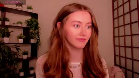 Snapshot of kate_cuddle chatting on May 2026 02:40:01 AM Kate online show from May 2026 02:40:01 AM