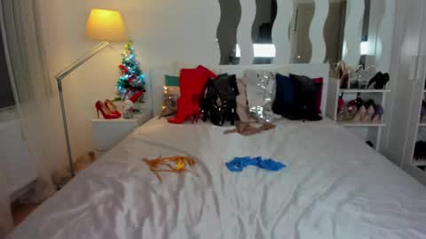 kate_redgar online show from December 2024 03:39:01 PM