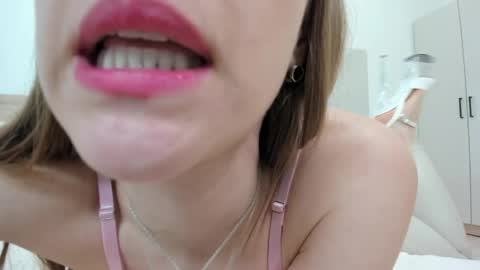 Snapshot of kate_redgar chatting on May 2026 08:04:02 PM kate_redgar online show from May 2026 08:04:02 PM