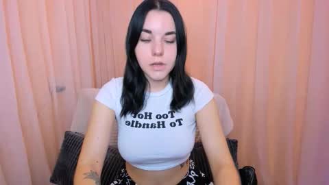 Snapshot of kate_ree_ chatting on November 2025 07:35:02 AM KATE online show from November 2025 07:35:02 AM