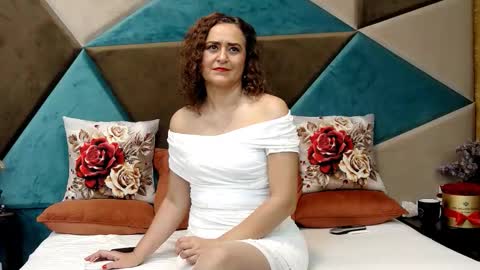 Snapshot of katequeenx chatting on November 2025 10:09:02 PM KateQueenston -- online show from November 2025 10:09:02 PM