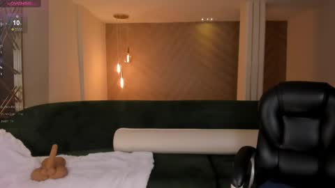 Snapshot of katesunder chatting on February 2025 05:33:01 PM K A T E online show from February 2025 05:33:01 PM