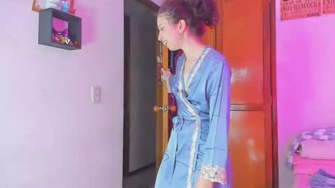 Snapshot of kathc_19 chatting on December 2024 03:37:01 AM Katerine online show from December 2024 03:37:01 AM