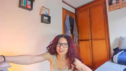 Snapshot of kathc_19 chatting on January 2025 08:53:02 PM Katerine online show from January 2025 08:53:02 PM