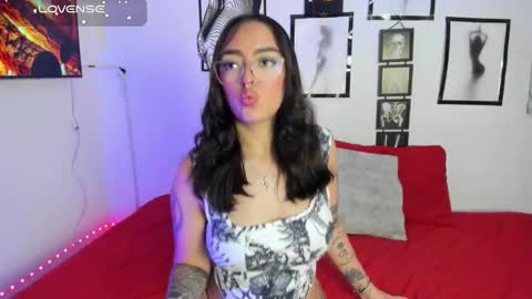 Snapshot of kathhoney1 chatting on November 2025 03:08:02 AM Kath online show from November 2025 03:08:02 AM