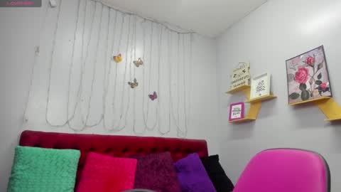 Paola online show from January 2025 12:54:02 PM