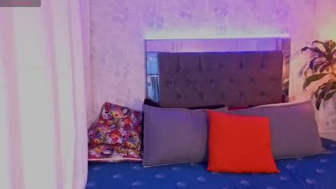 Snapshot of kathira_londres chatting on June 2026 12:21:02 PM Sofia online show from June 2026 12:21:02 PM