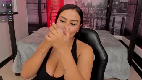 Snapshot of katia_bigboobs11 chatting on October 2025 10:36:01 AM Katia online show from October 2025 10:36:01 AM