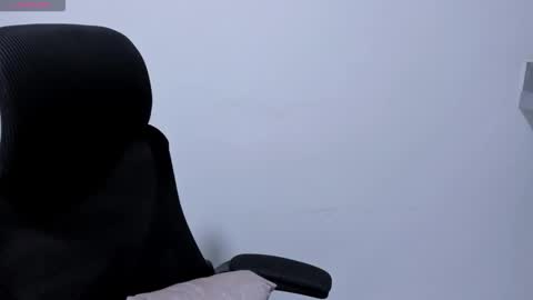 Snapshot of katia_sex25 chatting on February 2026 05:22:02 PM Katia online show from February 2026 05:22:02 PM