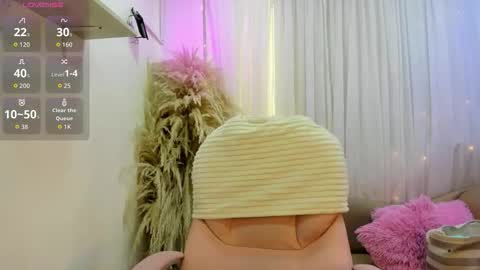 KATIA  online show from December 2025 12:42:02 PM