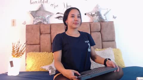 Katia Cuper  online show from January 2025 03:54:02 PM