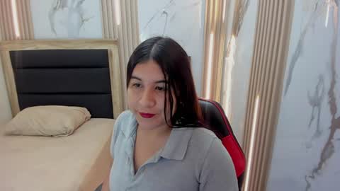 Snapshot of katiamoss chatting on June 2026 11:48:02 AM KATIA online show from June 2026 11:48:02 AM