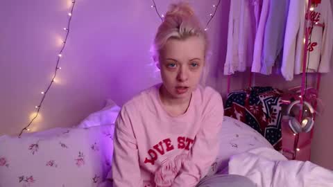 Snapshot of katie_deville chatting on January 2026 06:55:02 PM Katie Deville online show from January 2026 06:55:02 PM