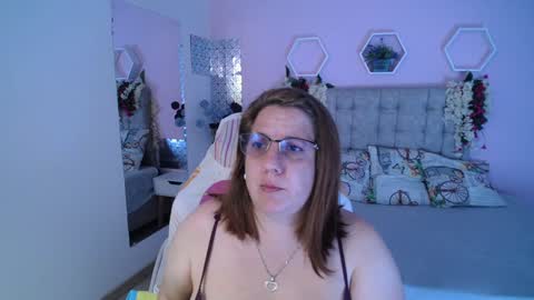 katerin Joness online show from January 2025 03:36:01 PM