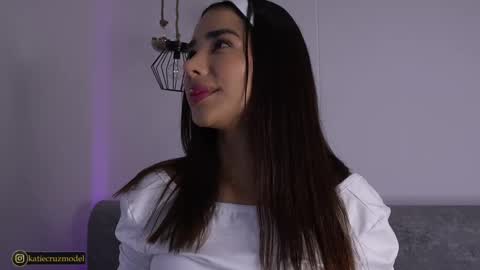 Katie online show from October 2025 11:07:02 AM