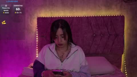 Snapshot of katiie_m chatting on June 2026 08:48:01 AM Katie online show from June 2026 08:48:01 AM