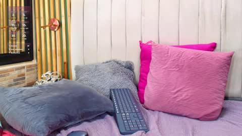 Snapshot of katlyn_martins chatting on February 2025 10:29:02 PM K A T L Y N online show from February 2025 10:29:02 PM