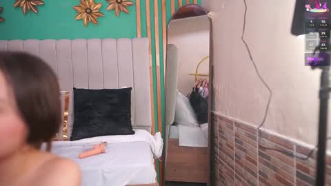 Snapshot of katlyn_martins chatting on September 2025 07:17:02 PM K A T L Y N online show from September 2025 07:17:02 PM